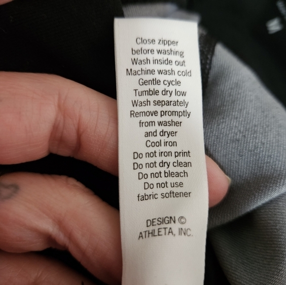 Athleta camo printed cropped leggings size medium - Picture 11 of 14